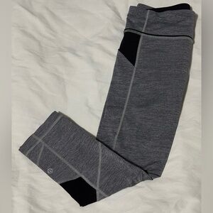 🌟Like New🌟 Lululemon: Women’s Crop Leggings - Size 6